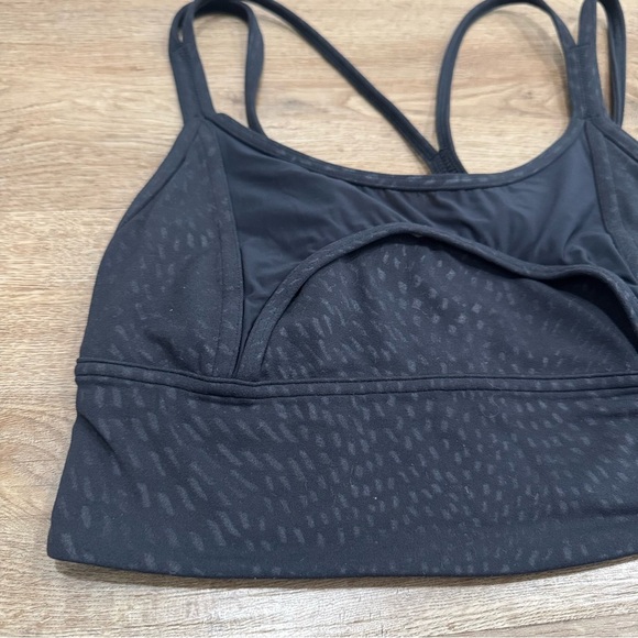 Lululemon Nulu and Mesh Yoga Bra Light Support, A/B Cups Jewel Emboss Black Sz 4 - Picture 5 of 6